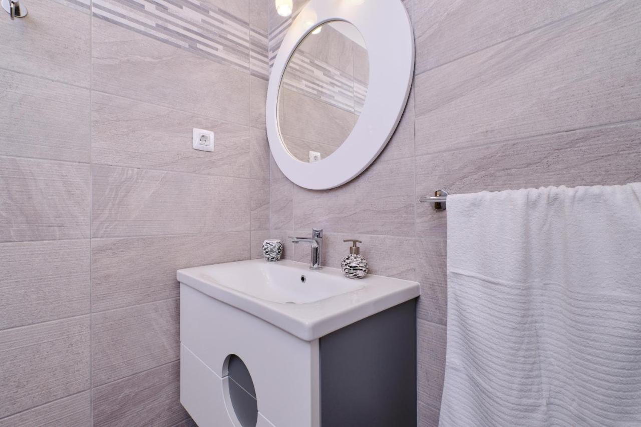Apartment Kaleta Sveti Jakov Eksteriør billede