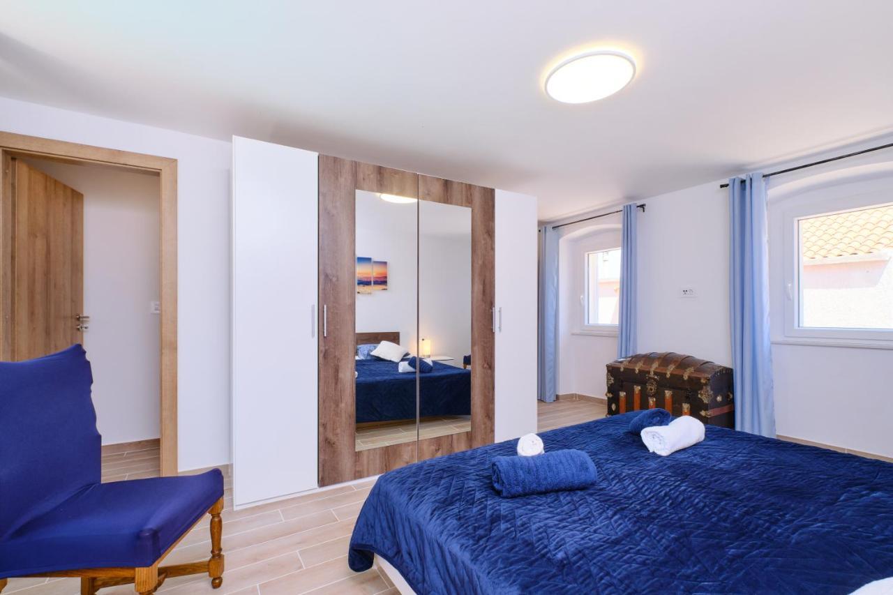 Apartment Kaleta Sveti Jakov Eksteriør billede